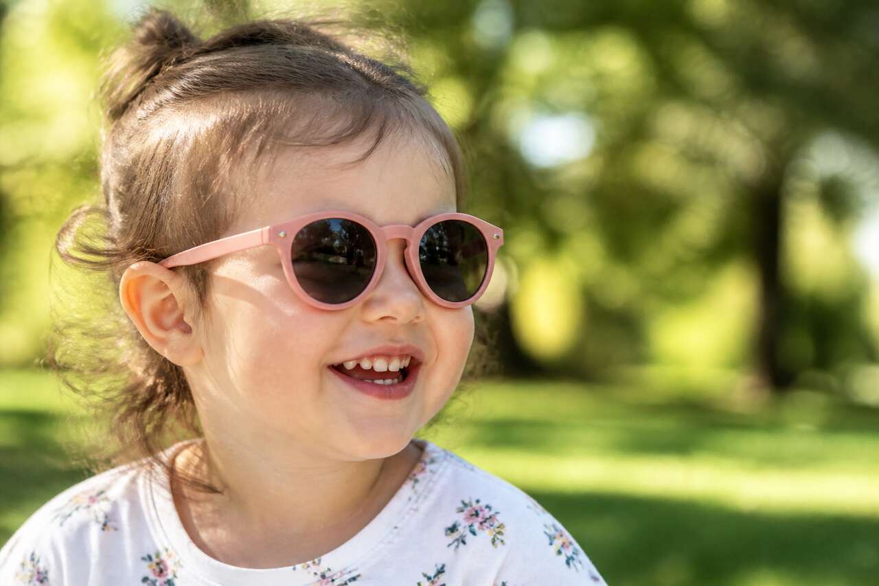 Pourquoi les enfants ont besoin de lunettes de soleil adaptées Pourquoi les enfants ont besoin de lunettes de soleil adaptées