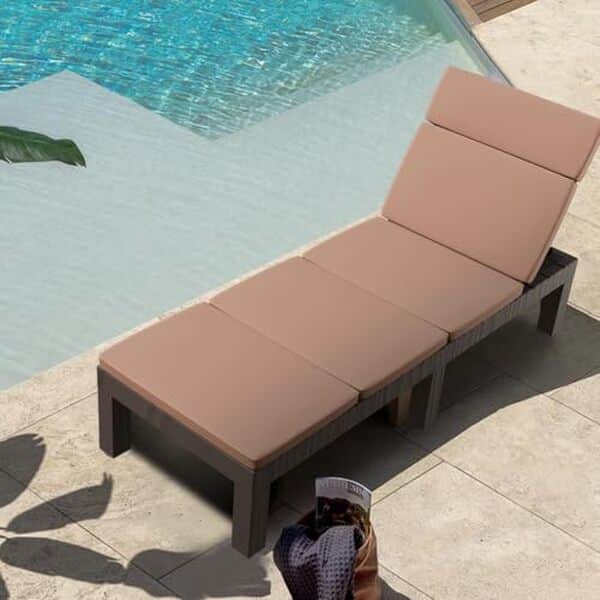 Découvrez le bain de soleil Luxirest avec dossier réglable et coussin rembourré. Confort optimal et design moderne pour vos moments de détente au soleil. 